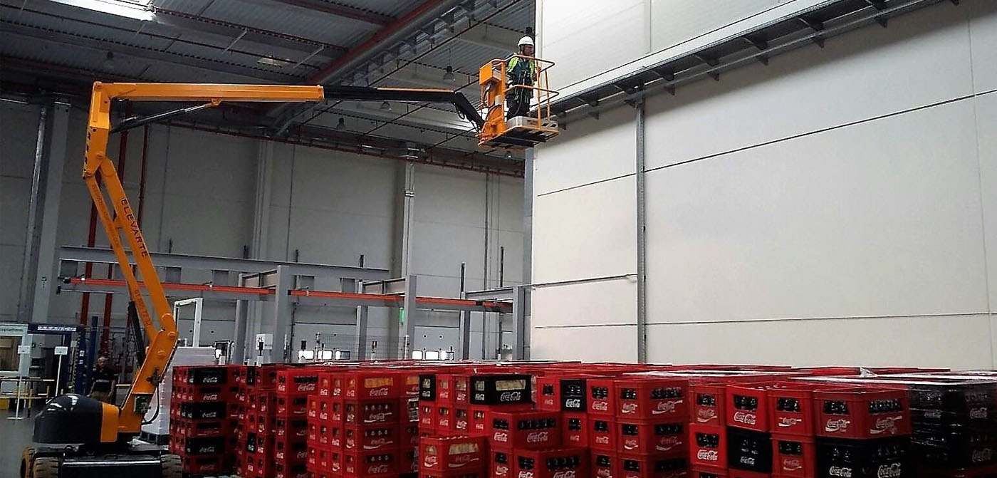 alquilar plataforma articulada eléctrica